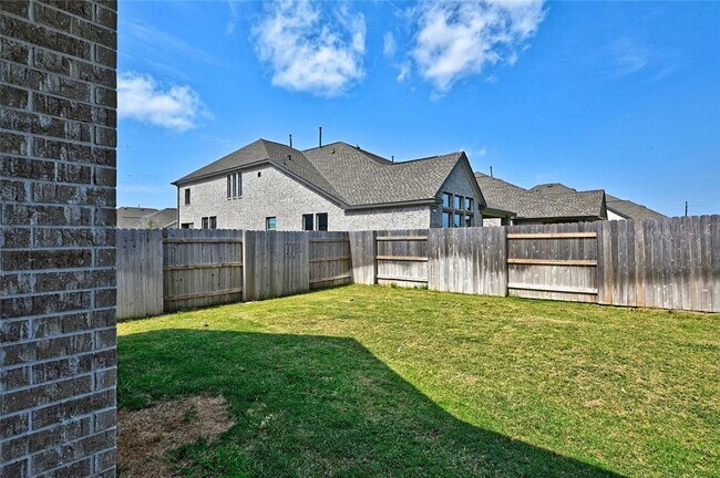 Building Photo - 7211 Pr Hts Dr