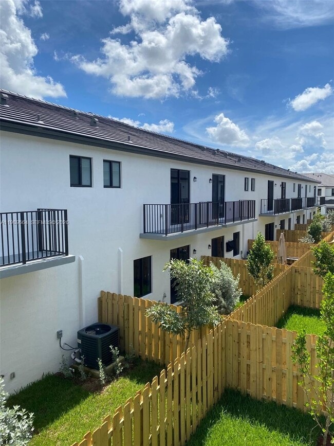 Building Photo - 13633 SW 157th Pl