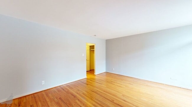 Building Photo - 226 M St SW