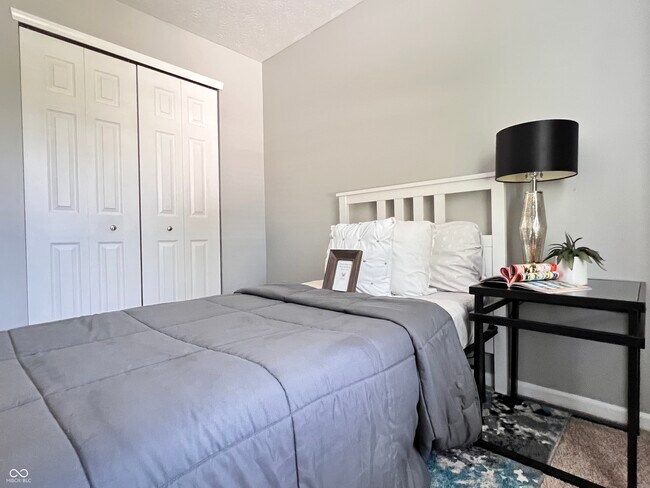 Building Photo - 10779 Park Vista Ct