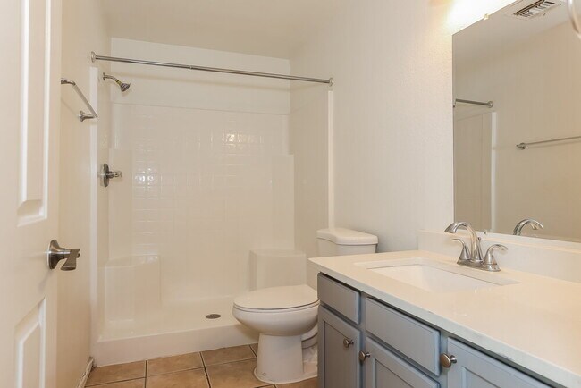 Building Photo - 717 E Calle Chulo Rd