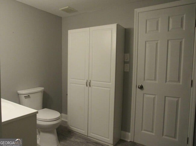 Building Photo - 112 Judy Ave