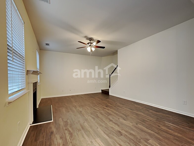 Building Photo - 515 S Fortune Way