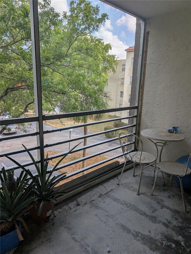 Building Photo - 1800 SW 81st Ave