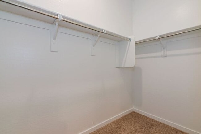 Building Photo - Comfortable living in a quiet neighborhood