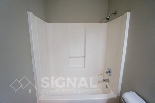 Building Photo - 112 Timberleaf Cir