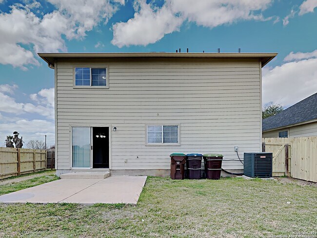 Building Photo - 5926 Ironmill Creek