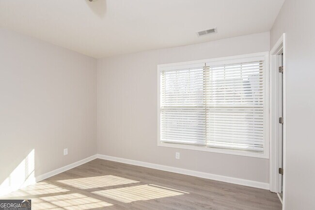 Building Photo - 121 Townview Dr