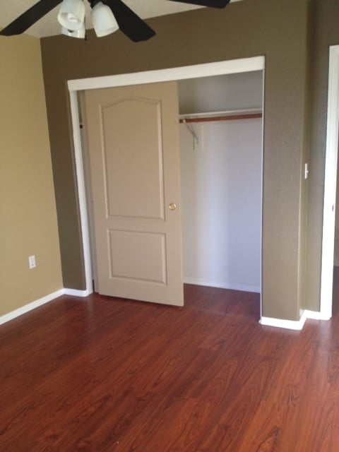 Building Photo - SOLAR!!! 3 BEDROOM NEWER HOME SOUTH OF BEA...