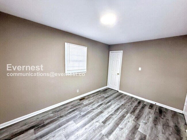 Building Photo - 920 80th St S