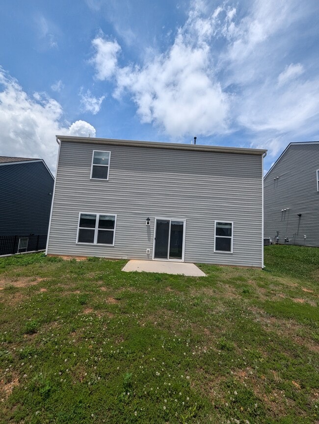 Building Photo - 2753 Red Barn Rd