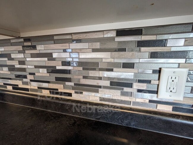 Building Photo - 1115 William St