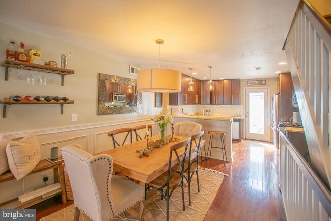 Building Photo - 140 Mercy St