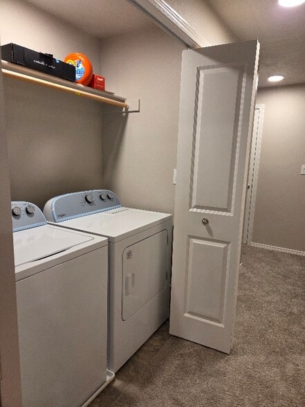 Building Photo - 600 Van Wy