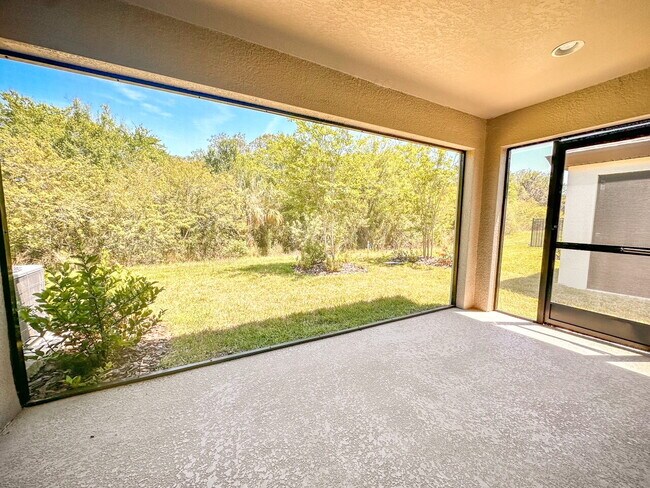 Building Photo - "Charming 3-Bedroom Haven with 2 Full Baths in Serene Parrish FL!"