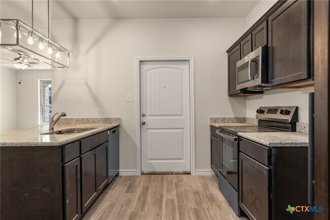 Building Photo - 103 Levi Ct