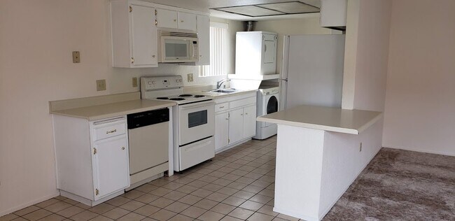 Building Photo - 1705 W Olive Ave