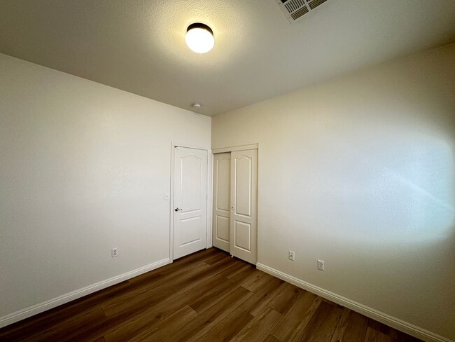 Building Photo - Bella Terra At Southern Highland
