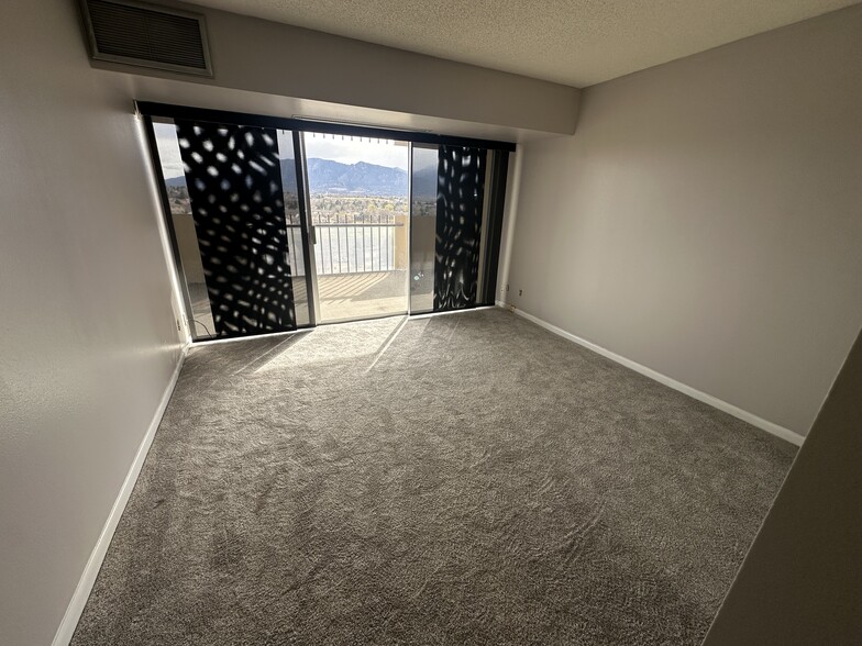 Building Photo - 411 Lakewood Cir