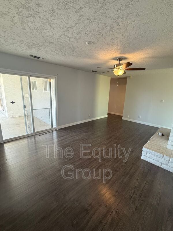 Building Photo - 473 W Deodar Ln
