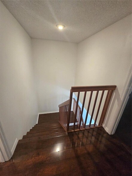 Building Photo - 5263 Brook Ct