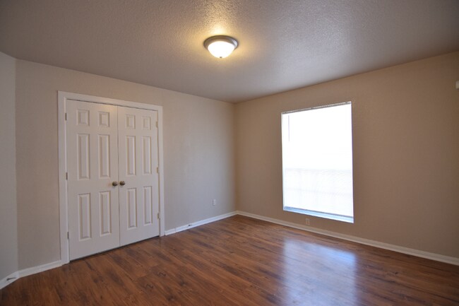 Building Photo - 2200 Riley Dr