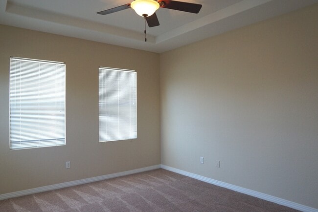 Building Photo - 35579 Domani Dr
