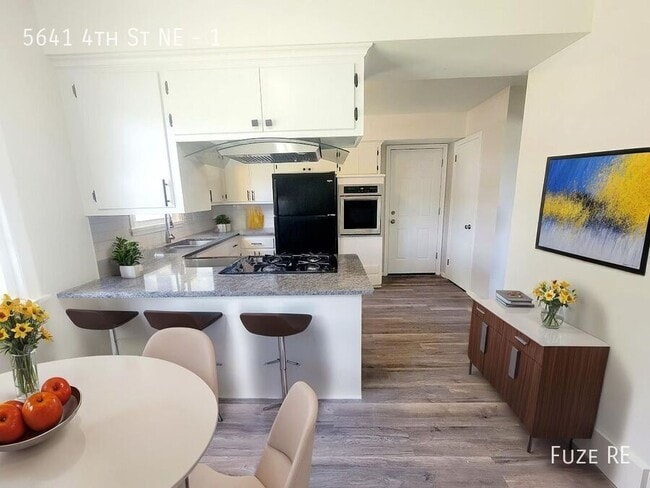 Building Photo - 5641 4th St NE