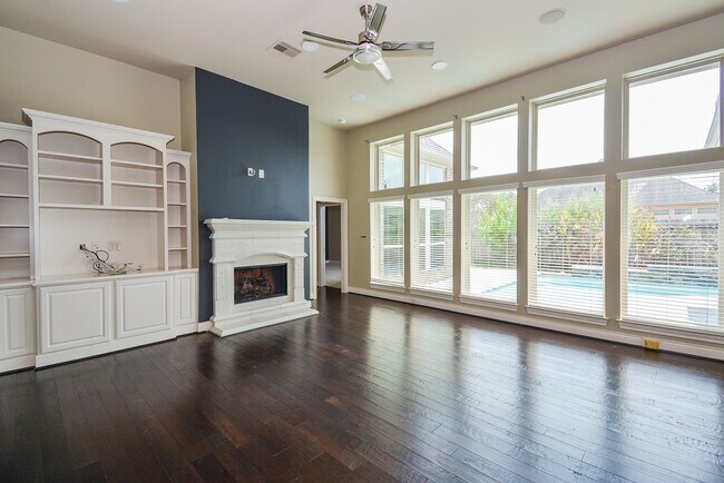 Building Photo - 28803 Davenport Dr