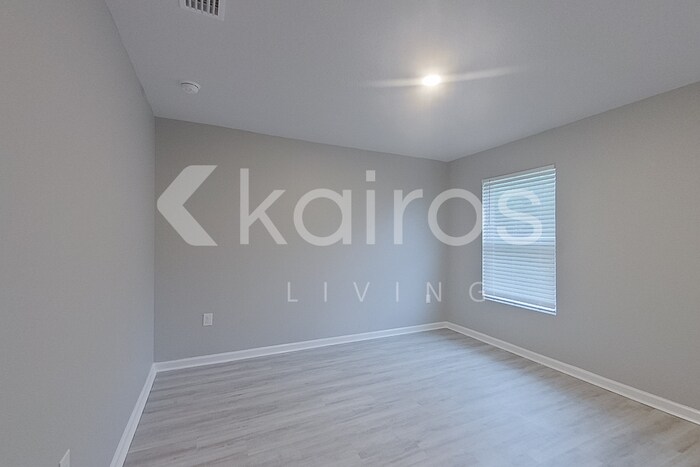 Building Photo - 4694 Malay Cir