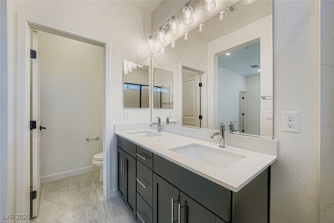 Building Photo - 11737 Stone Curlew Ave