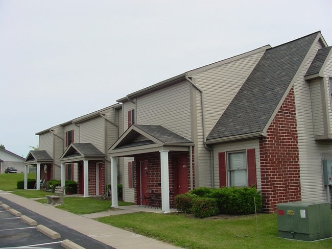 Primary Photo - Spring Hill Manor