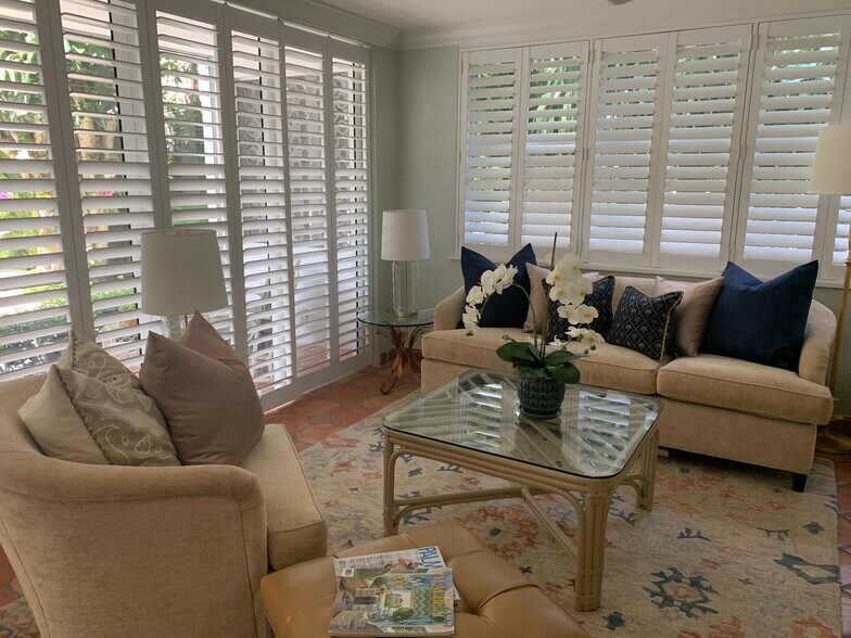 Living Room - 401 Peruvian Ave