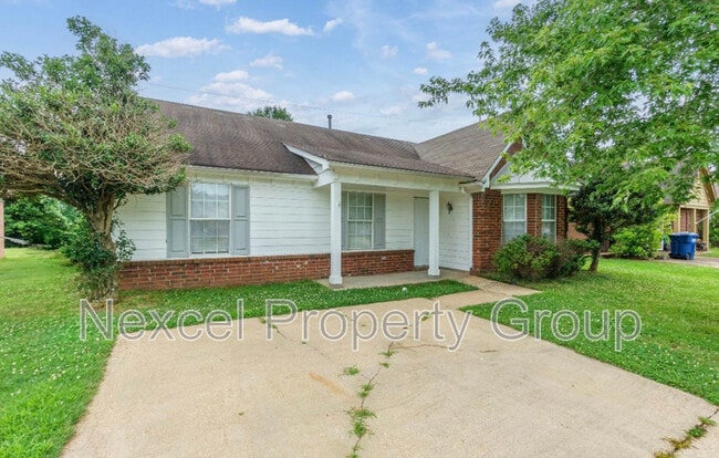 Building Photo - 2961 Churchwell Dr