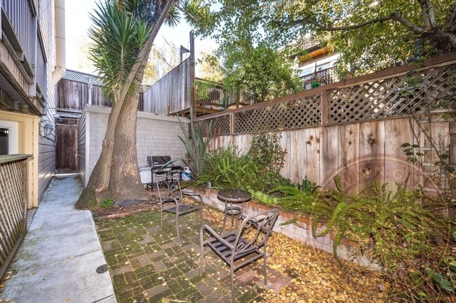 Building Photo - Noe Valley - 2 BR, 1 BA Condo 1,067 Sq. Ft. - 3D Virtual Tour, Parking