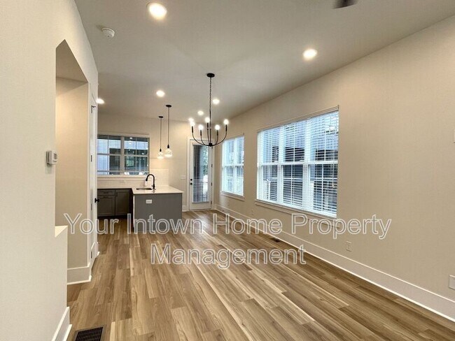 Building Photo - 1133 Kinght Walk