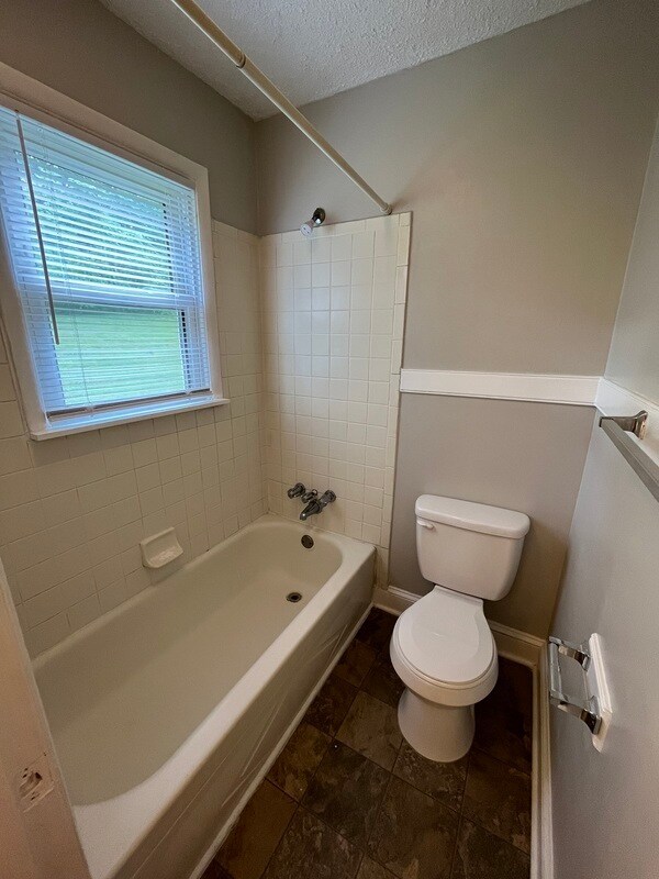 Building Photo - 2833 N O.Henry Blvd