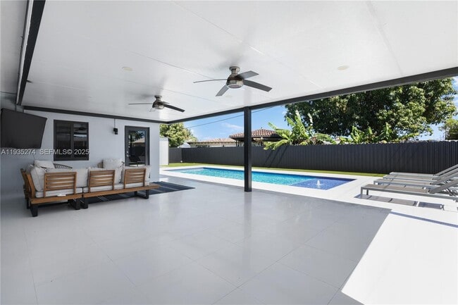 Building Photo - 4165 W 5th Ln