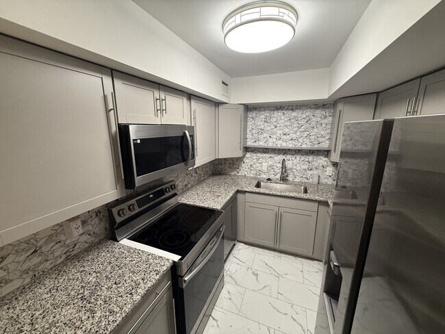 Building Photo - 21280 Brinson Ave