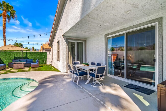 Building Photo - 79535 Dandelion Dr