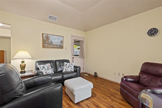 Building Photo - 8521 Holly St