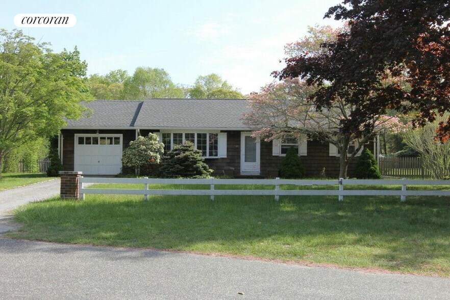 Building Photo - 35 Bayberry Ln