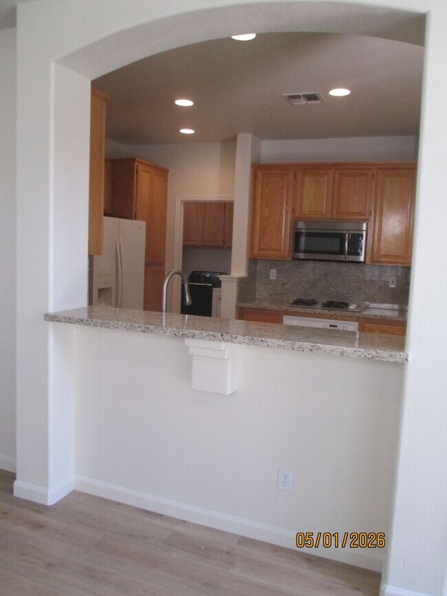 Building Photo - Beautiful Roseville home near Galleria