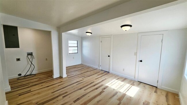 Building Photo - 531 E Curtis Dr