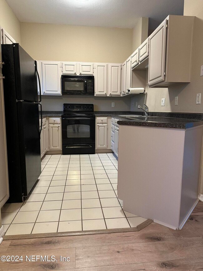 Building Photo - 10150 Belle Rive Blvd