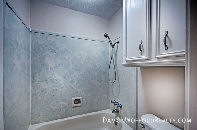 Building Photo - 502 Pelahatchie Shore Dr
