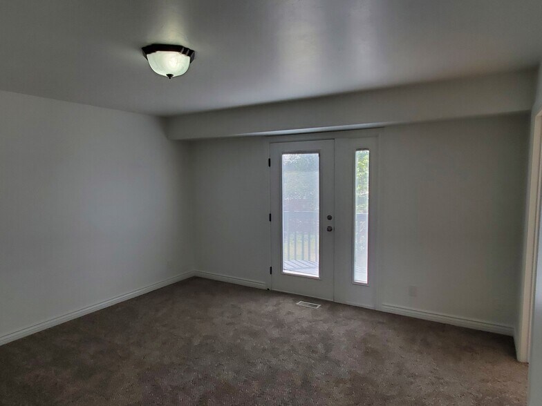 Building Photo - 4785 Dorilee Dr