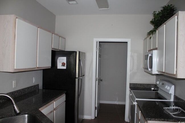 Building Photo - 4928 Pond Shoals Ct
