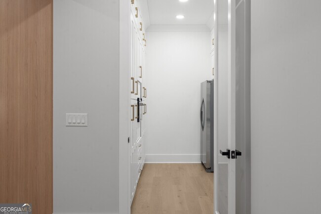 Building Photo - 407 Thunder Rd