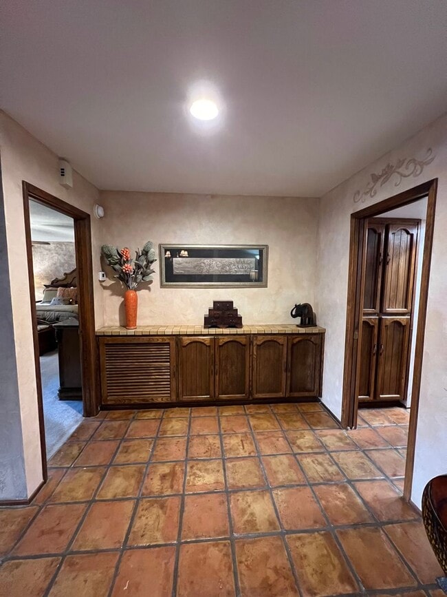 Building Photo - FURNISHED 3 BEDROOM HOME IN TOWN WITH POOL ACCESS!